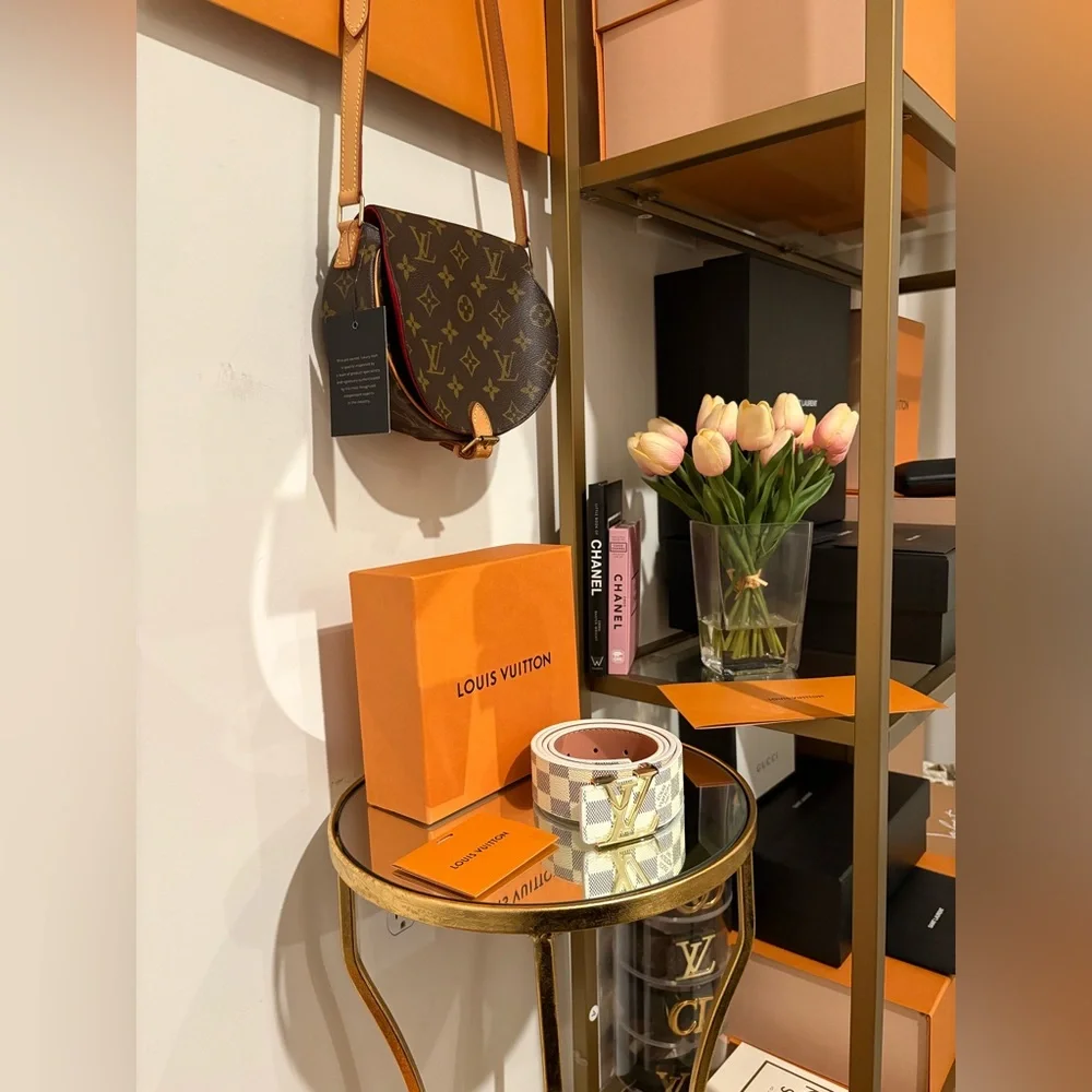 Louis Vuitton Damier Cream/Grey Initiales LV Gold 40mm Belt - Picture 7 of 14